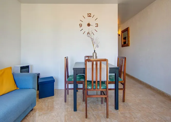 Elegant With Terrace Daire *