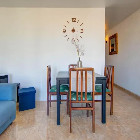 Elegant With Terrace Appartement